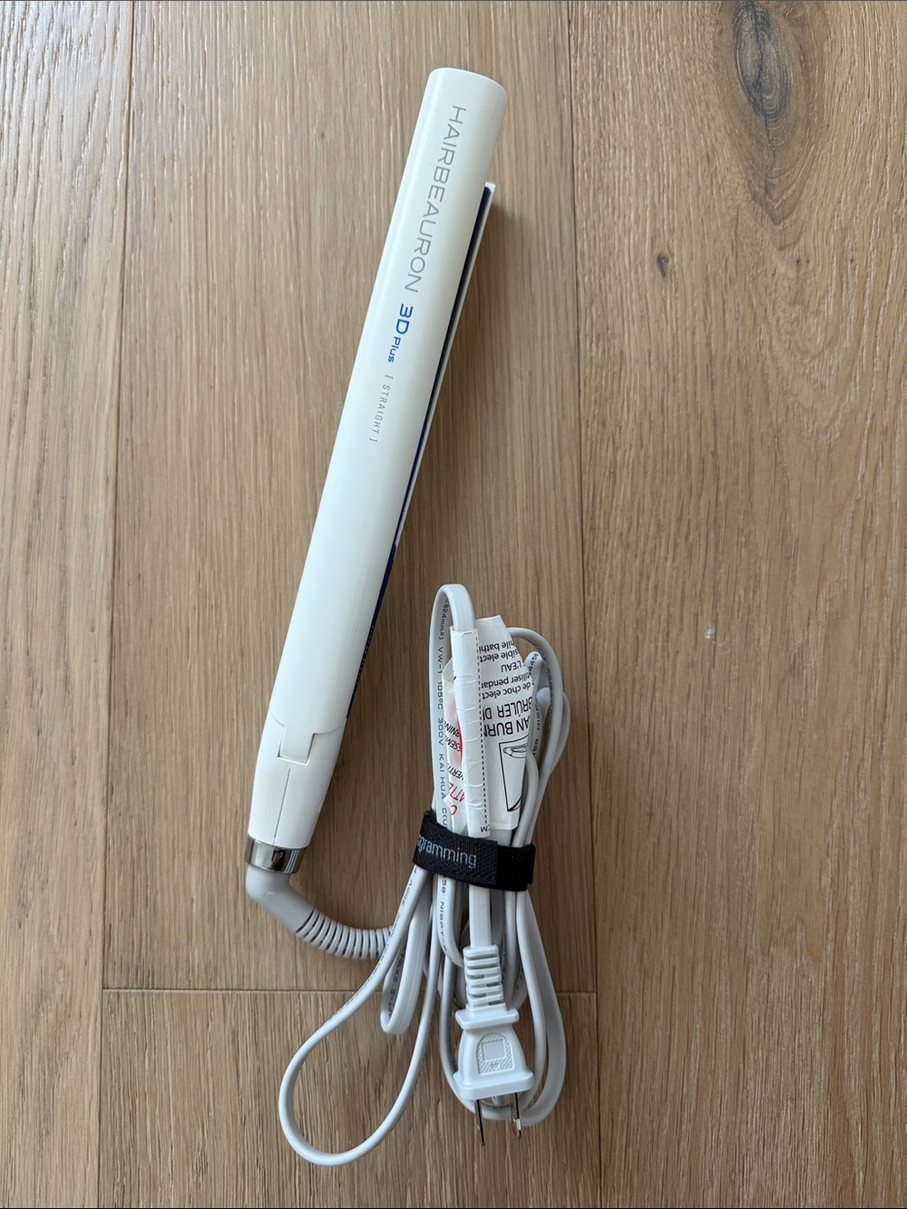 Hairbeauron 3D Plus White Hair Straightener